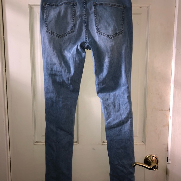 Light Blue Jeans 🦋💖 - Picture 2 of 3